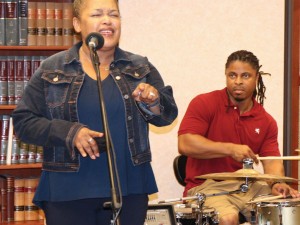 woman   drummer